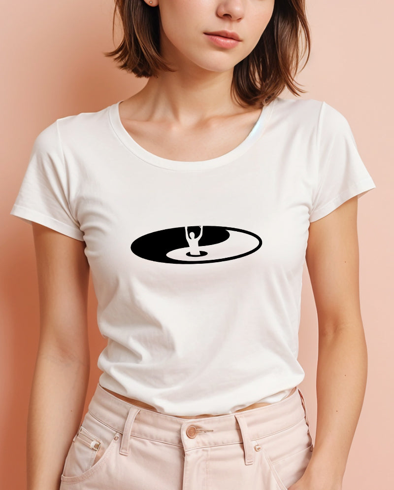 Escape from evil Geniş Yaka Tişört