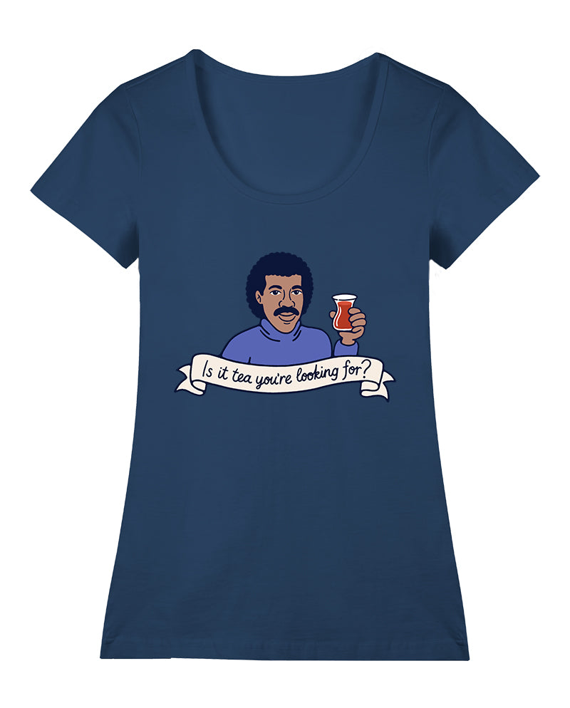 Is it tea you’re looking for? Geniş Yaka Tişört