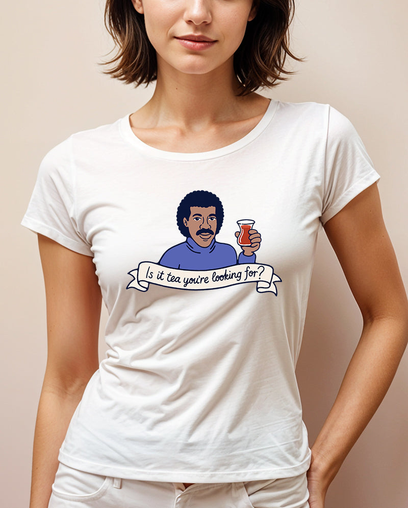 Is it tea you’re looking for? Geniş Yaka Tişört