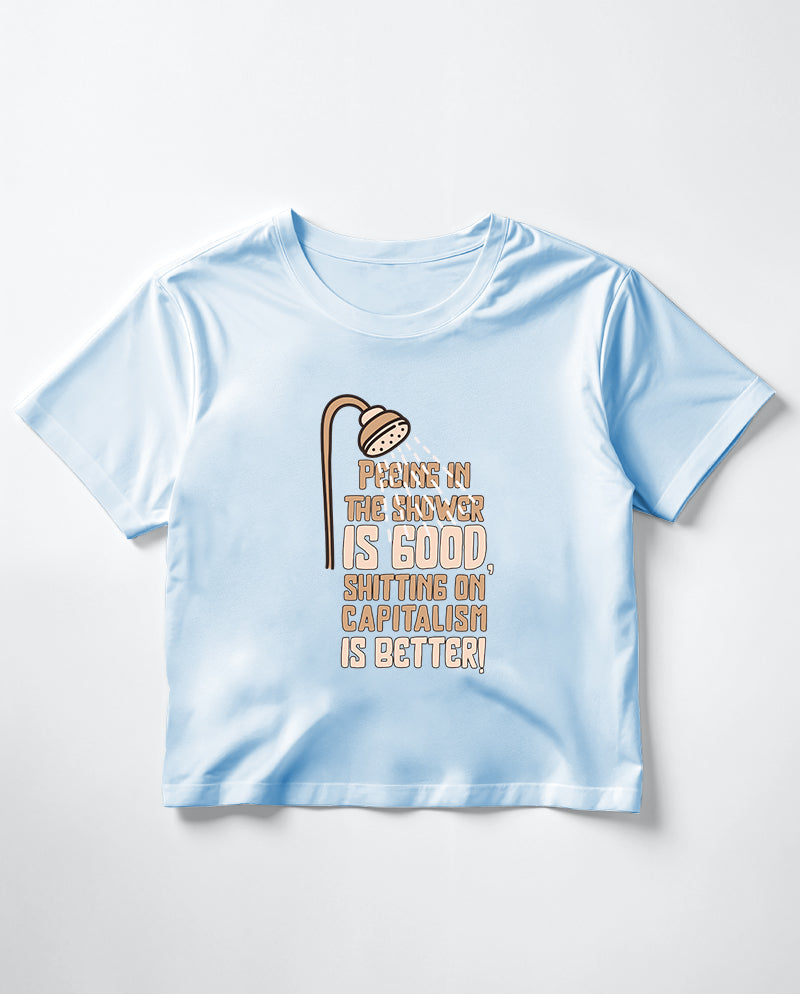 Sh*tting on capitalism Crop Tişört