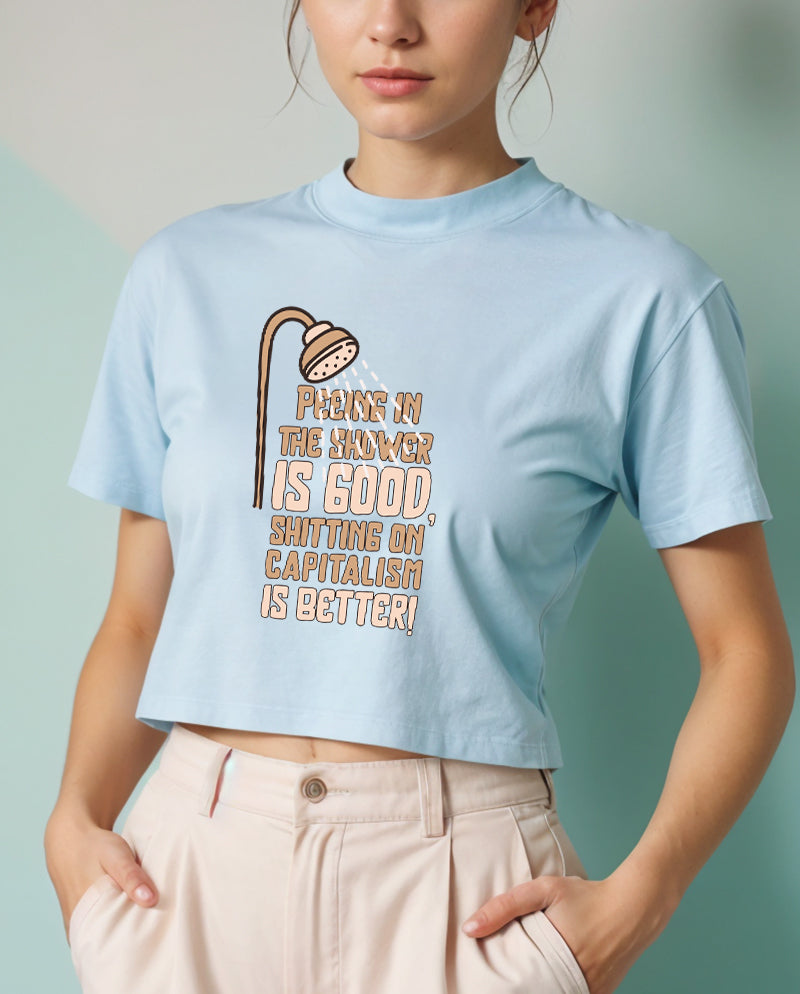 Sh*tting on capitalism Crop Tişört