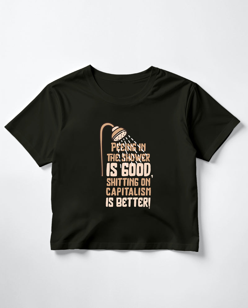 Sh*tting on capitalism Crop Tişört