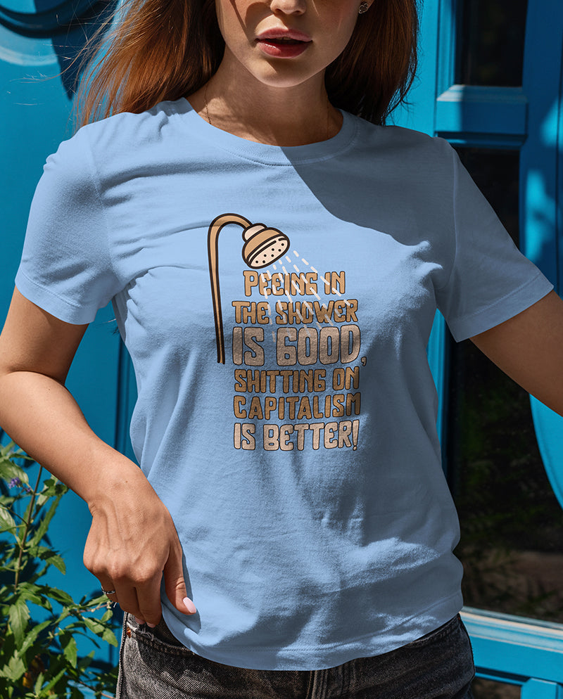 Sh*tting on capitalism Kadın Tişört