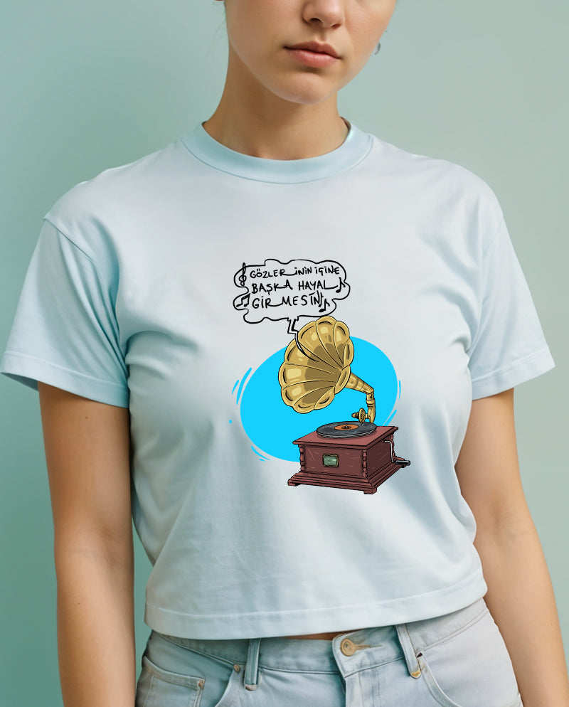 Gramofonlu Crop Tişört