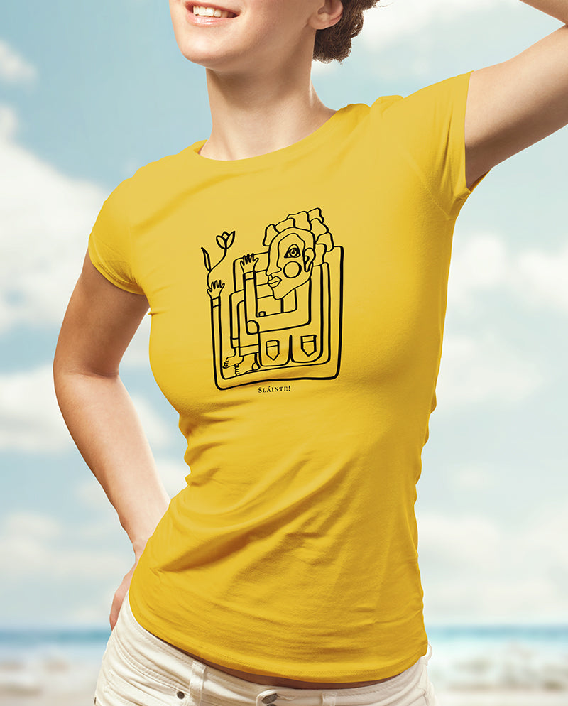 Güller Dolusu Kadehler Viskili Kadın Tişört