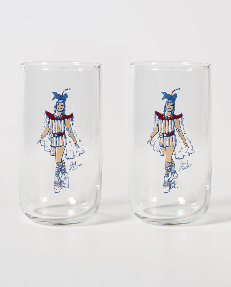 Zeki Müren Sahnede Rakı Suyu Bardağı