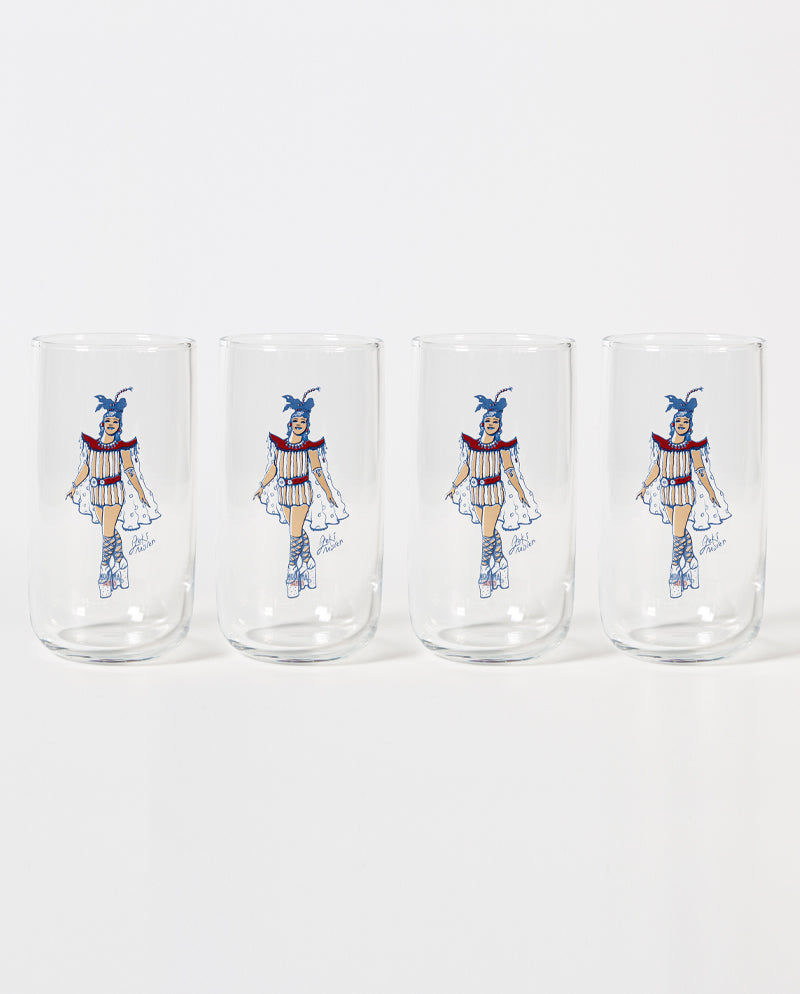 Zeki Müren Sahnede Rakı Suyu Bardağı