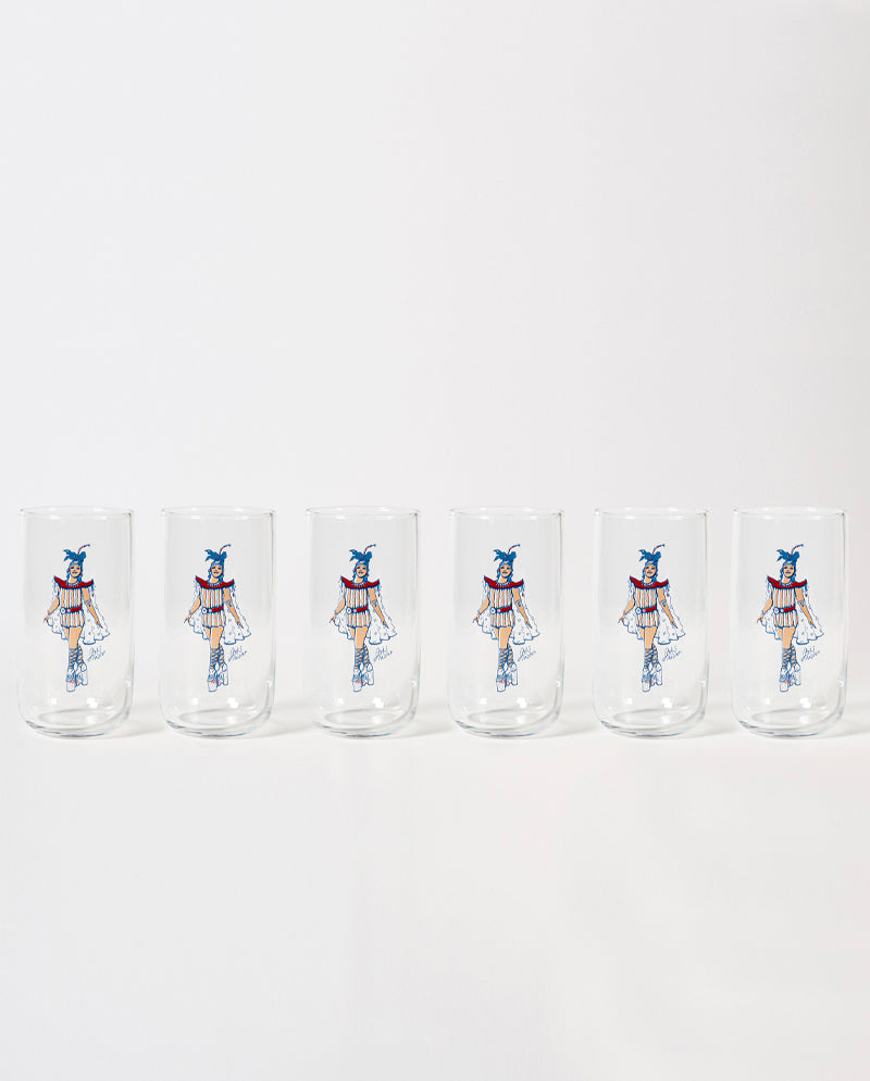 Zeki Müren Sahnede Rakı Suyu Bardağı