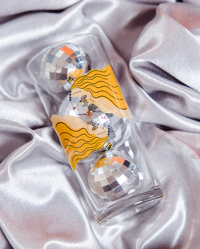 Kalbimiz Bir Klasik Rakı Kadehi