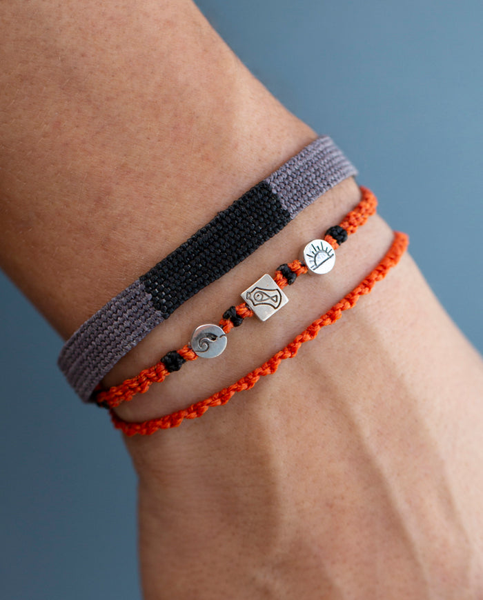 Şişede Balık, Gümüş Bileklik