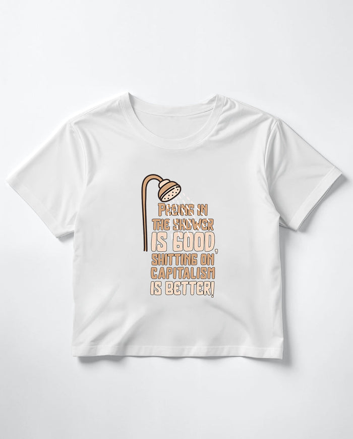 Sh*tting on capitalism Crop Tişört