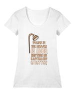 Sh*tting on capitalism Geniş Yaka Tişört